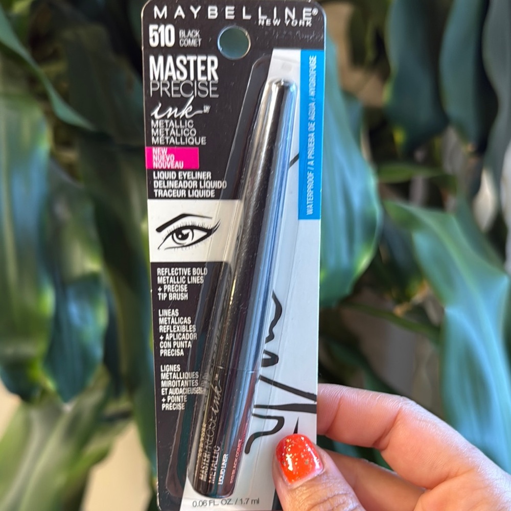 Maybelline Master Precise Eyeliner in Black Comet